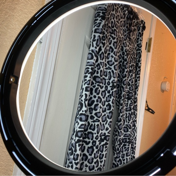 Colorado Clothing Women M Pajama Pants Sleepwear Cheetah Leopard Print Lounge - Picture 4 of 11